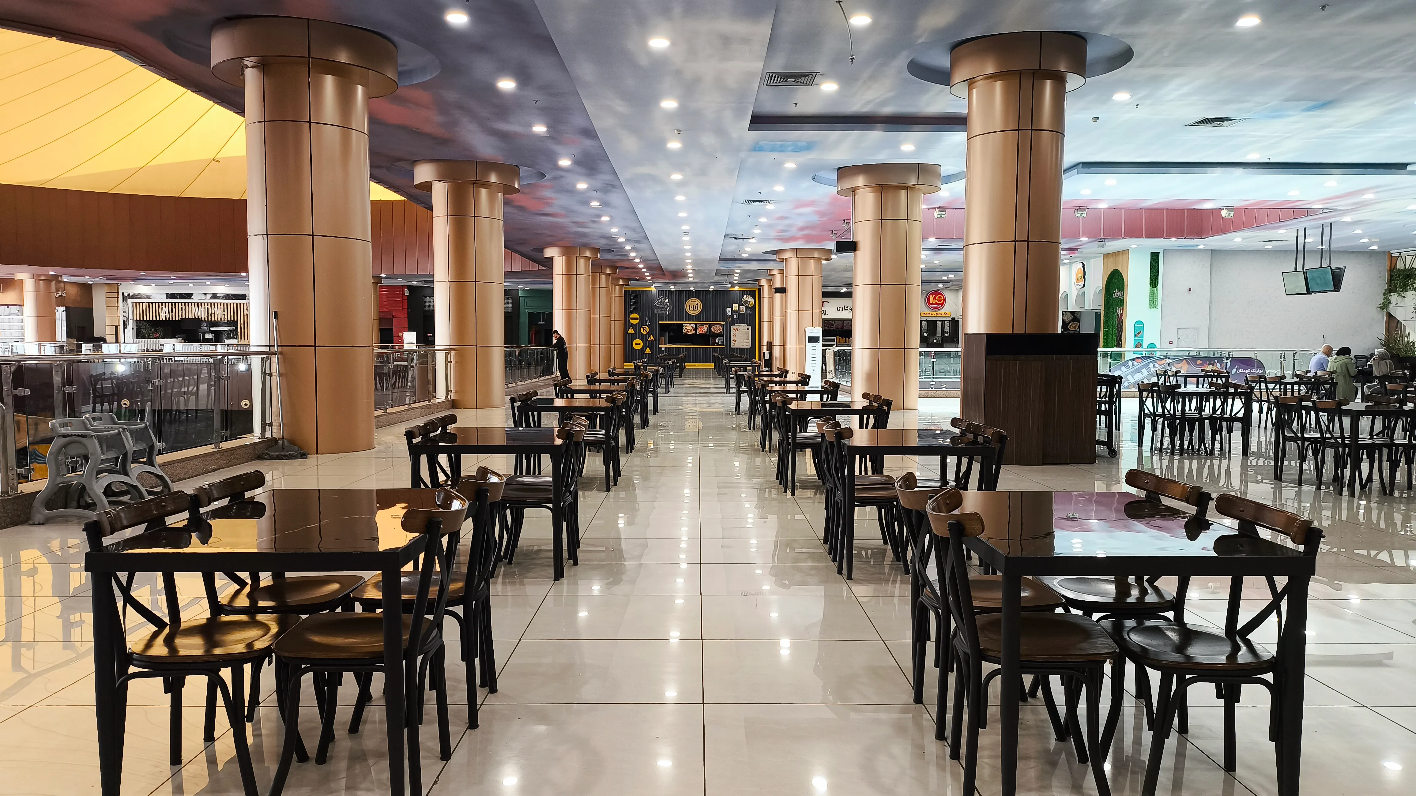 فودکورت مجتمع خلیج فارس