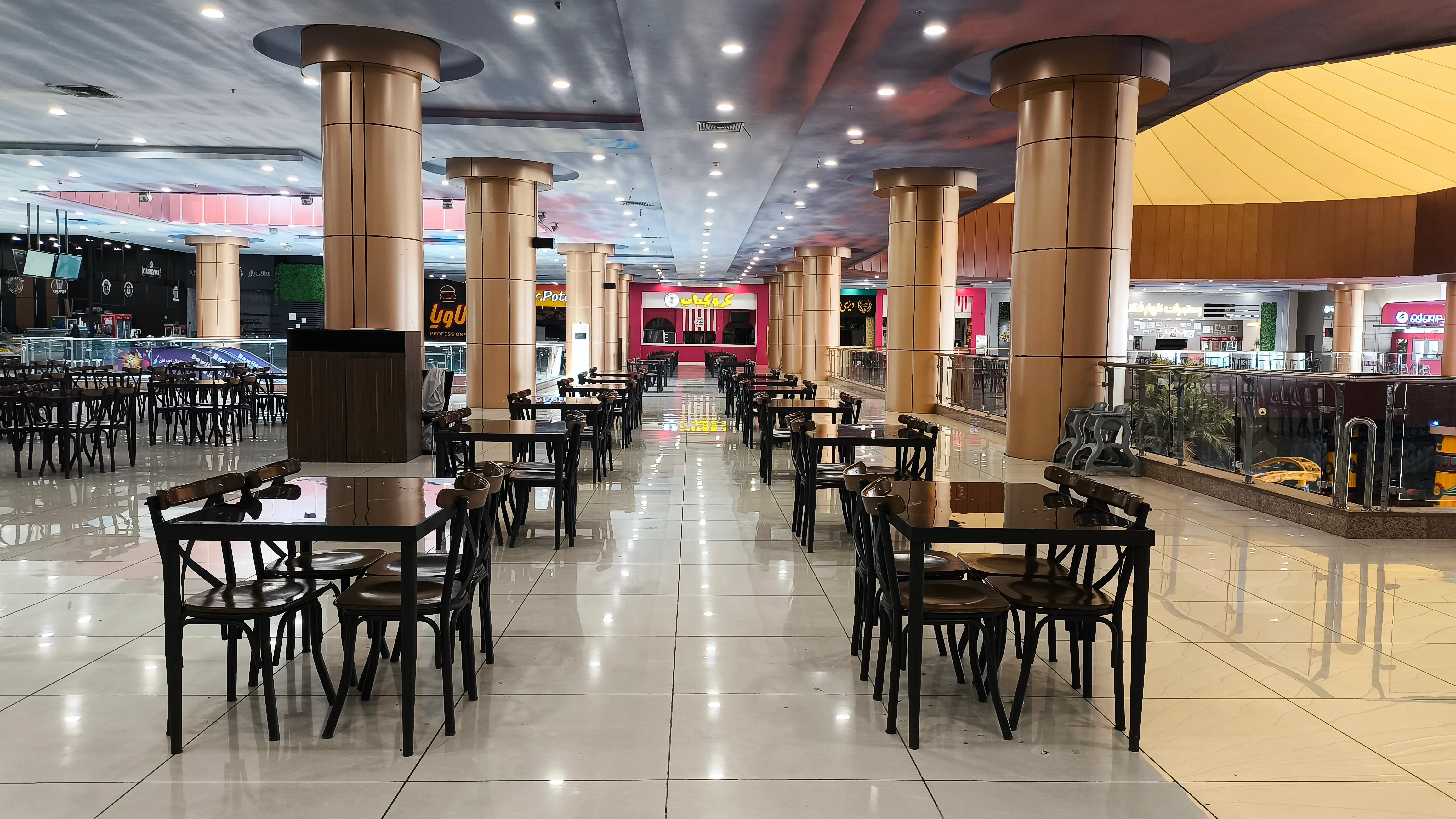 فودکورت مجتمع خلیج فارس